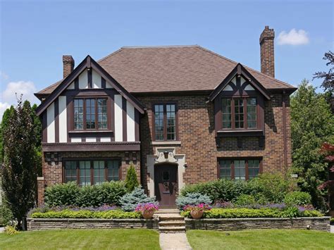 Window Styles for Tudor Houses 